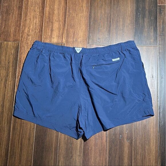 Columbia Ladies Shorts  - Picture 3 of 4